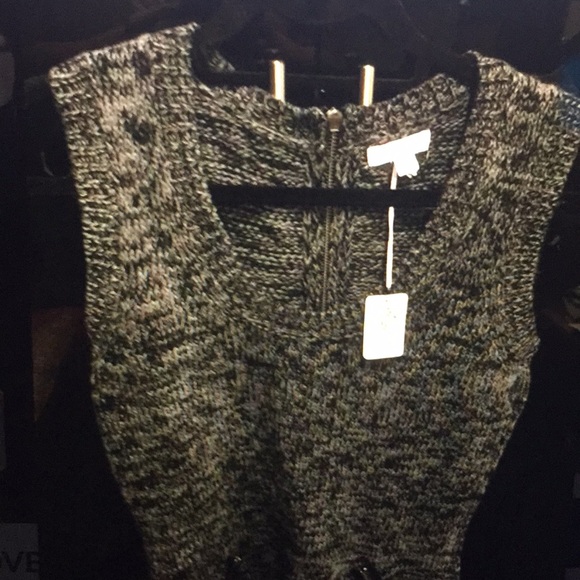 LIKE, LOVE - DARK GRAY SHORT SLEEVE DRESS (NWT) - Picture 1 of 5